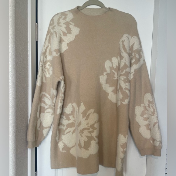 Anthropologie Cream and White Mock Neck Sweater with Floral Design - Picture 1 of 8